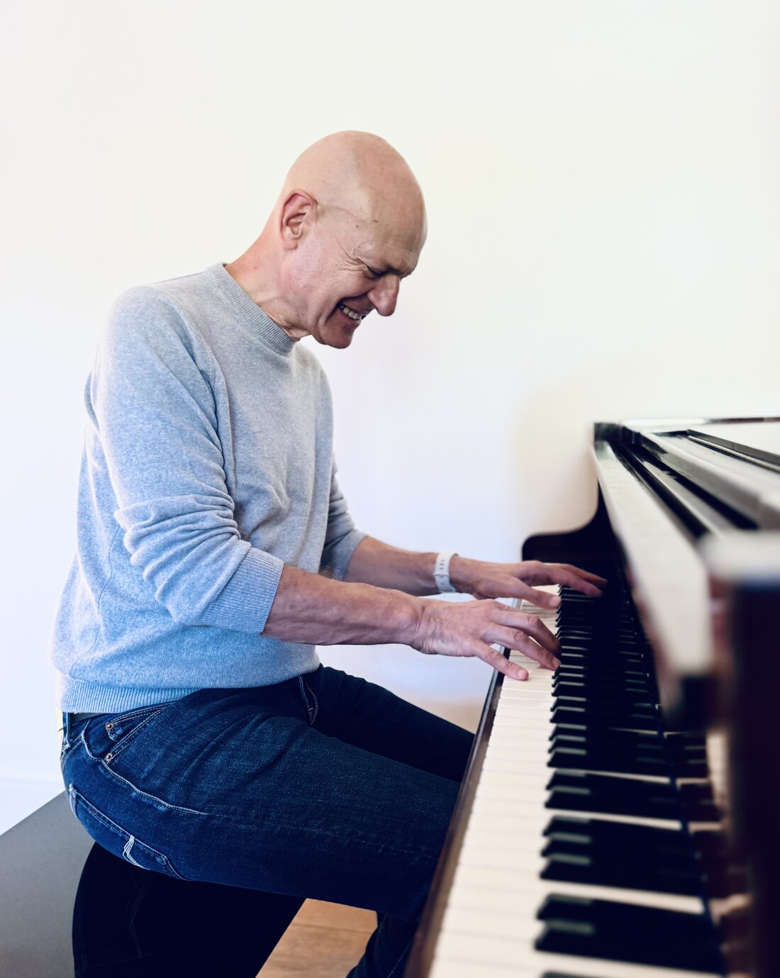 Joe Glasman at the piano